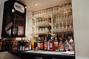 The Waverley Hotel