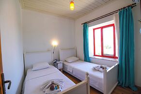 Alaybey Ada Evi