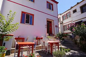 Alaybey Ada Evi