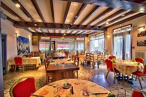 Logis Chalet du Mont Roland
