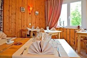 Logis Hôtel les Arobiers