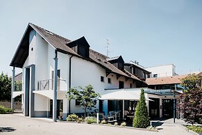 Logis Hôtel Au Lion Rouge