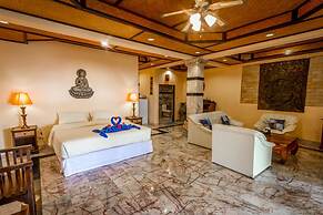 Laguna Beach Club Resort