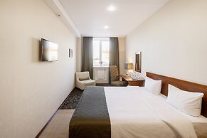 Benefit Plaza Congress Hotel