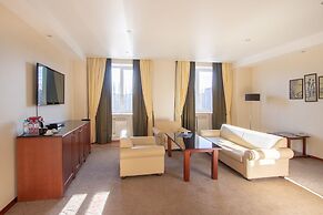 Benefit Plaza Congress Hotel