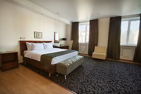 Benefit Plaza Congress Hotel