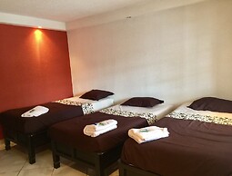 Hotel & Suites Cerro Rojo