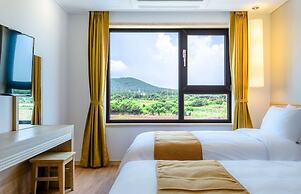 Thira Hotel