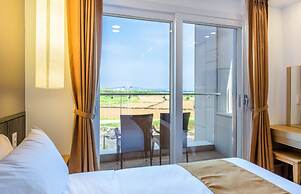 Thira Hotel