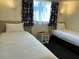 Montana Lodge Motel