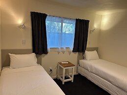 Montana Lodge Motel