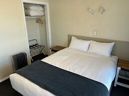 Montana Lodge Motel