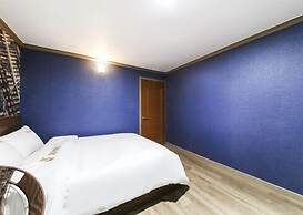 Happy Q Motel