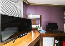 Happy Q Motel