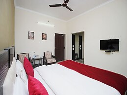OYO 7337 Sai Leela