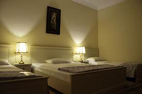 Crown Hotel