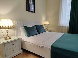 Crown Hotel