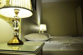 Crown Hotel