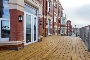 The Maples Hotel