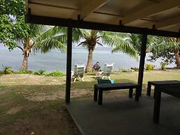 Raro Beach Bach