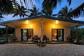 Raro Beach Bach