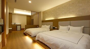 Ting-Feng B&B