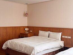 Ting-Feng B&B