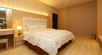 Ting-Feng B&B