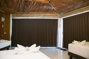 Haadrin Resort