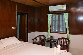 Haadrin Resort