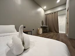 Haadrin Resort