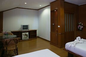 Haadrin Resort