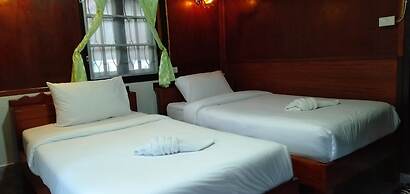 Haadrin Resort