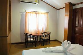 Haadrin Resort