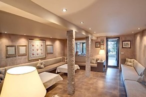 Assosyal Hotel