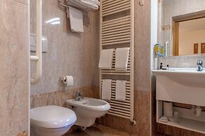 Hotel Meida