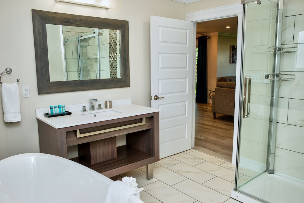 Royal Inn & Suites
