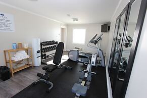 Royal Inn & Suites