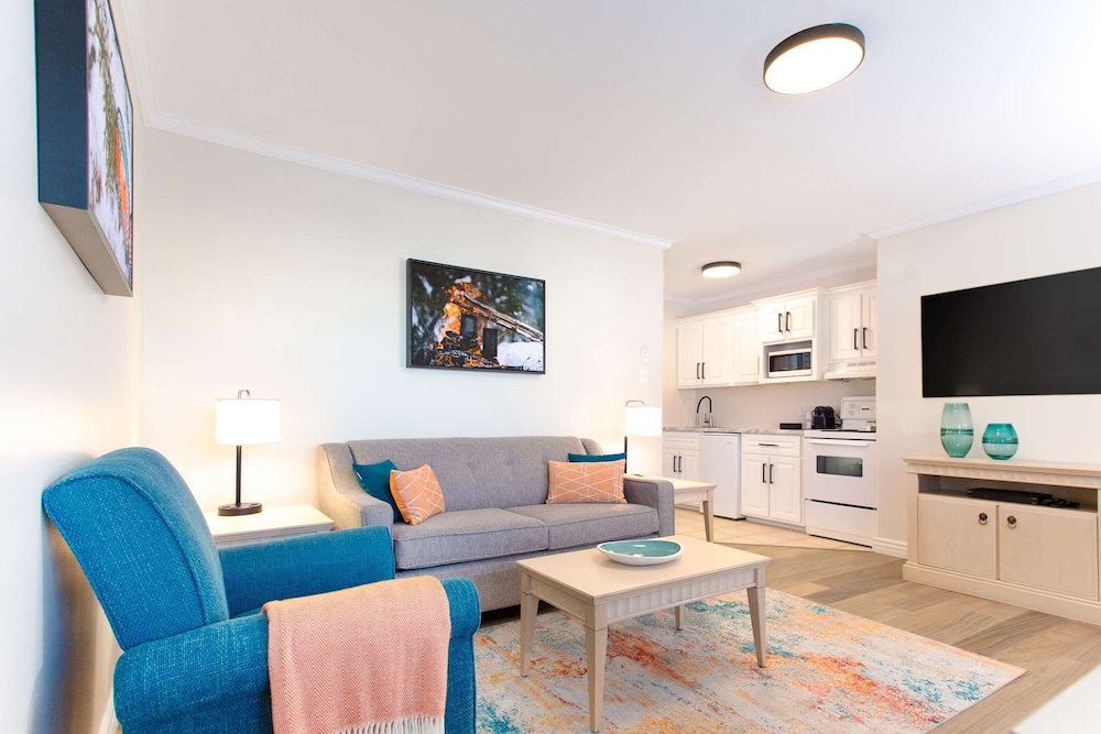 Royal Inn & Suites