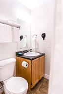 Royal Inn & Suites