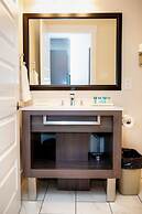 Royal Inn & Suites