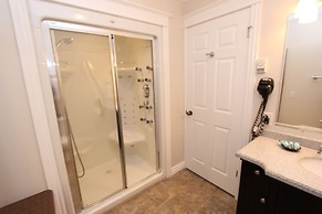 Royal Inn & Suites