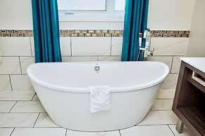 Royal Inn & Suites