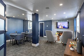 Royal Inn & Suites