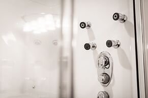 Royal Inn & Suites