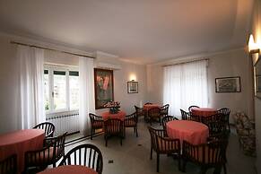 Hotel Dora