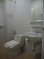 Little Bear Guesthouse and Restaurant