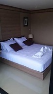 Little Bear Guesthouse and Restaurant