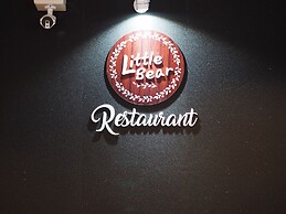 Little Bear Guesthouse and Restaurant