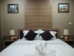 Little Bear Guesthouse and Restaurant